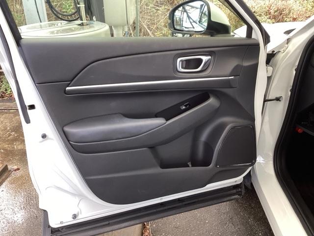 ヴェゼル ｅ：ＨＥＶＺ　純正メモリーナビ　ドラレコ　リアカメラ　Ｓヒータ　地デジフルセグＴＶ　定期点検記録簿　電動テールゲート　サイドエアバッグ　後カメラ　前後障害物センサー　横滑防止装置　エアコン　ＬＥＤヘットライト（34枚目）