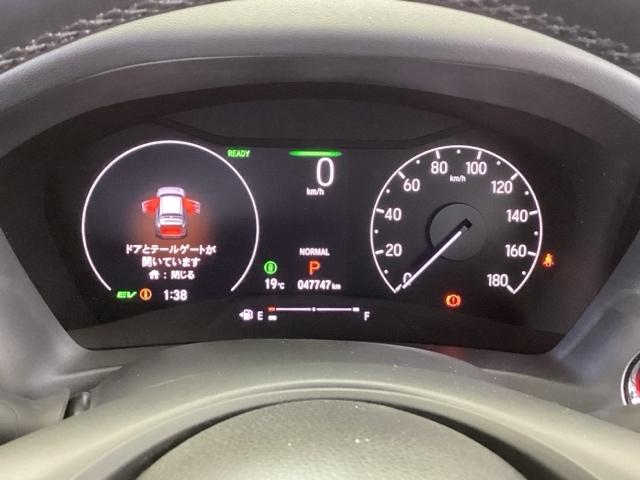 ヴェゼル ｅ：ＨＥＶＺ　純正メモリーナビ　ドラレコ　リアカメラ　Ｓヒータ　地デジフルセグＴＶ　定期点検記録簿　電動テールゲート　サイドエアバッグ　後カメラ　前後障害物センサー　横滑防止装置　エアコン　ＬＥＤヘットライト（44枚目）