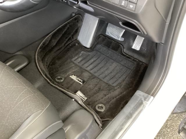 ヴェゼル ｅ：ＨＥＶＺ　純正メモリーナビ　ドラレコ　リアカメラ　Ｓヒータ　地デジフルセグＴＶ　定期点検記録簿　電動テールゲート　サイドエアバッグ　後カメラ　前後障害物センサー　横滑防止装置　エアコン　ＬＥＤヘットライト（55枚目）