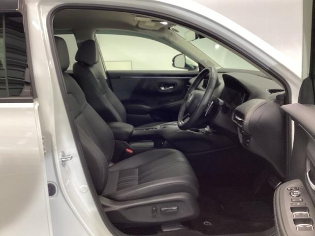 �Z�p���[�g�̃t�����g�^�]�Ȃ́A�p���[�V�[�g�ł��B