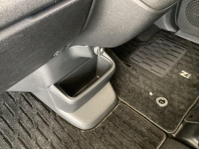 N-BOXカスタム ベースグレード 純正ナビ 片側電動スライドドア ETC ベンチシ-ト アクティブクルーズ フルセグ対応 前席シートヒーター イモビライザー USB 運転席エアバッグ スマートキー&プッシュスタート LEDヘッド(42枚目)