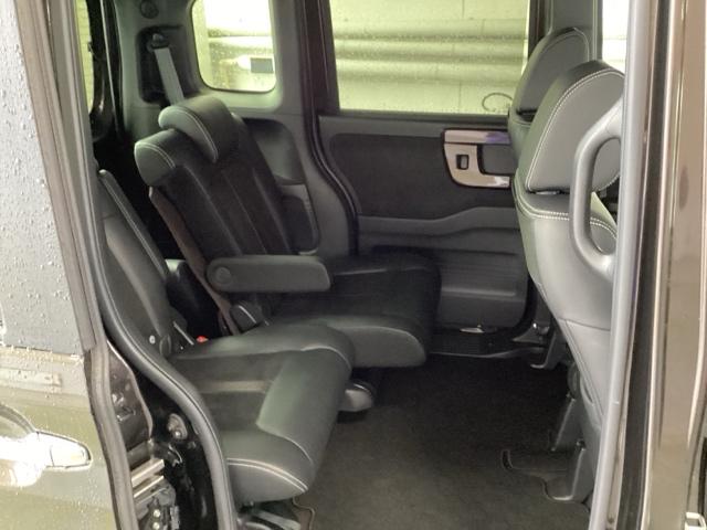 N-BOXカスタム G・Lターボホンダセンシング 純正メモリーナビ ドラレコ リアカメラ ベンチ 横滑り防止システム 整備点検記録簿 地デジフルセグ TVナビ Wエアバック サイドエアバック エアロ ターボ車 USB セキュリティアラーム ETC付(17枚目)