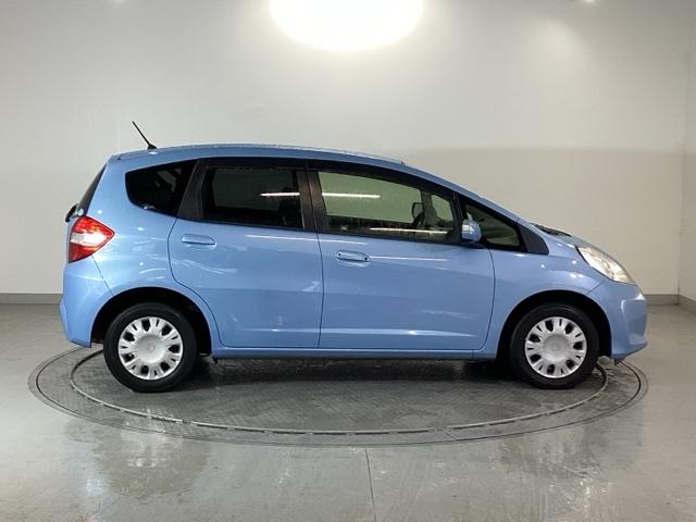 フィット 13G・スマートセレクションファインスタイル 純正メモリーナビ オートエアコン ETC USB 記録簿有り 盗難防止装置 キーレス パワーウィンドウ インテリキー ワンセグTV DVD再生 パワーステアリング ABS エアバック ナビ・TV(31枚目)