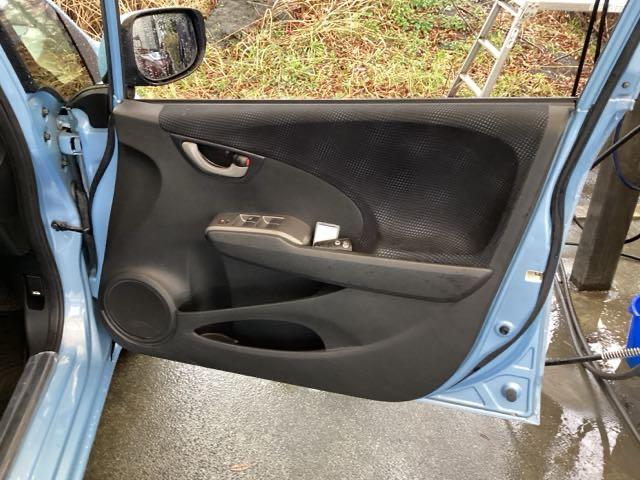 フィット 13G・スマートセレクションファインスタイル 純正メモリーナビ オートエアコン ETC USB 記録簿有り 盗難防止装置 キーレス パワーウィンドウ インテリキー ワンセグTV DVD再生 パワーステアリング ABS エアバック ナビ・TV(48枚目)