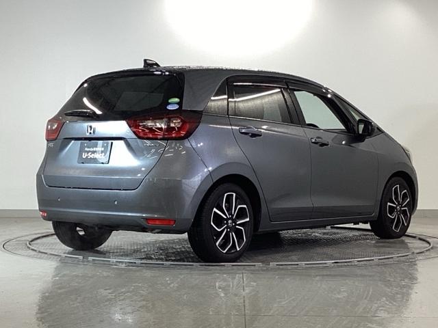 フィット ｅ：ＨＥＶホーム　ナビ　Ｒカメラ　ブルートゥース　フルセグＴＶ　フルセグ地デジＴＶ　助手席エアバック　衝突軽減ブレ－キ　前後障害物センサー　アクティブクルーズコントロール　ＤＶＤ再生可　ＥＴＣ付　整備記録簿　ＵＳＢ（8枚目）