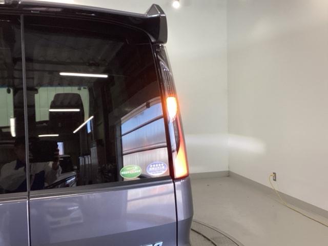 ステップワゴンスパーダ ｅ：ＨＥＶスパーダＧホンダセンシング　純正ナビ　フルセグ　７人乗り　ＰＷ　ＬＥＤヘッドライト　ＵＳＢ　セキュリティアラーム　オートクルーズコントロール　ＥＴＣ　スマートキー　ＤＶＤ再生可能　ウォークスルー　ナビ＆ＴＶ　キーレス　３列シート（36枚目）