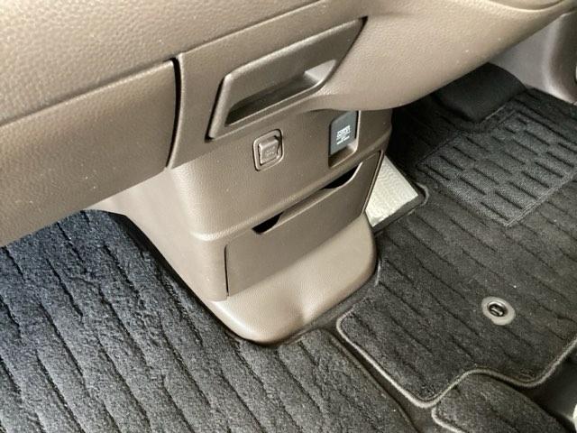 Ｎ－ＢＯＸ Ｌ　純正ナビ　片側電動スライドドア　ＥＴＣレス　バックビューモニター　キ－フリ－　Ａクルコン　地デジチューナー　パーキングセンサー　盗難防止　前席シートヒーター　ＬＥＤ　ナビＴＶ　横滑り防止装置　ＵＳＢ（42枚目）