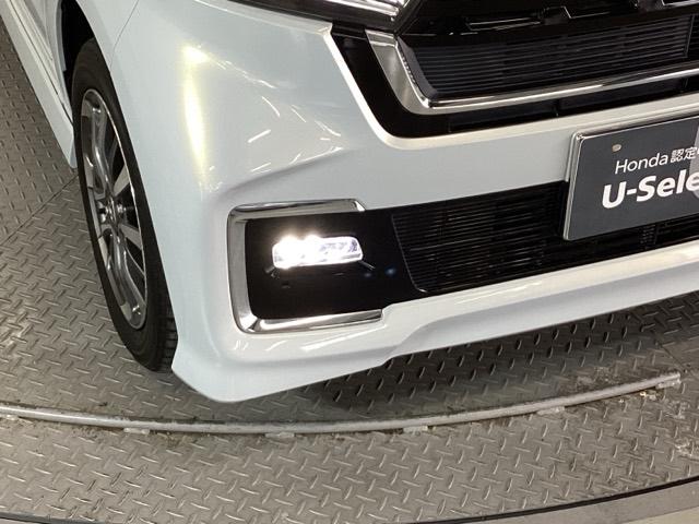 Ｎ－ＢＯＸカスタム Ｌ　純正メモリーナビ　シートヒーター　ＥＴＣ　スマートキーシステム　リヤカメラ　サイドカーテンエアバック　記録簿　ナビ＆ＴＶ　ＵＳＢポート　ＬＥＤ　キーフリー　両側スライド片側電動ドア　パワーステアリング（24枚目）