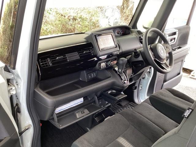 Ｎ－ＢＯＸカスタム Ｌ　純正メモリーナビ　シートヒーター　ＥＴＣ　スマートキーシステム　リヤカメラ　サイドカーテンエアバック　記録簿　ナビ＆ＴＶ　ＵＳＢポート　ＬＥＤ　キーフリー　両側スライド片側電動ドア　パワーステアリング（34枚目）