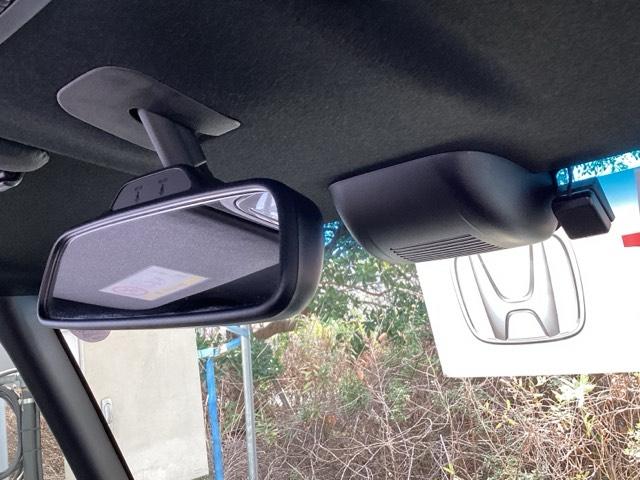 Ｎ－ＢＯＸカスタム Ｌ　純正メモリーナビ　シートヒーター　ＥＴＣ　スマートキーシステム　リヤカメラ　サイドカーテンエアバック　記録簿　ナビ＆ＴＶ　ＵＳＢポート　ＬＥＤ　キーフリー　両側スライド片側電動ドア　パワーステアリング（47枚目）