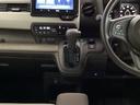 スマートフォンなどの充電に便利なUSBジャック。運転席からも助手席からも使いやすいです。