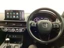 ＨｏｎｄａＣＯＮＮＥＣＴディスプレイ搭載なので、遠方へのドライブもお任せ下さい！ステアリング左手側にオーディオ関連のコントロールスイッチを配置しています。