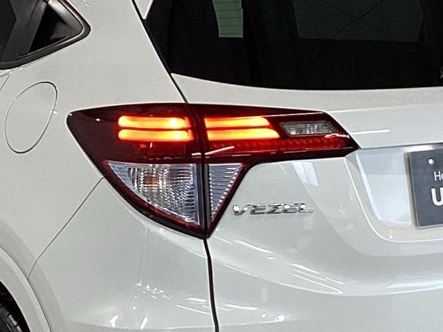 ヴェゼル ハイブリッドＺ　メモリーナビ　リアカメラ　ＥＴＣ　Ｒカメ　スマキー　ＬＥＤランプ　ＵＳＢ　整備記録簿　シ－トヒ－タ－　サイドカーテンエアバック　運転席助手席エアバッグ　ＶＳＡ　パワーステアリング　フルオートエアコン（28枚目）