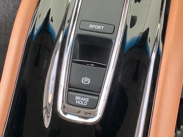 ヴェゼル ハイブリッドＺ　メモリーナビ　リアカメラ　ＥＴＣ　Ｒカメ　スマキー　ＬＥＤランプ　ＵＳＢ　整備記録簿　シ－トヒ－タ－　サイドカーテンエアバック　運転席助手席エアバッグ　ＶＳＡ　パワーステアリング　フルオートエアコン（41枚目）