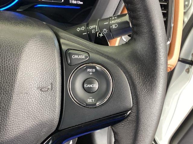 ヴェゼル ハイブリッドＺ　メモリーナビ　リアカメラ　ＥＴＣ　Ｒカメ　スマキー　ＬＥＤランプ　ＵＳＢ　整備記録簿　シ－トヒ－タ－　サイドカーテンエアバック　運転席助手席エアバッグ　ＶＳＡ　パワーステアリング　フルオートエアコン（44枚目）