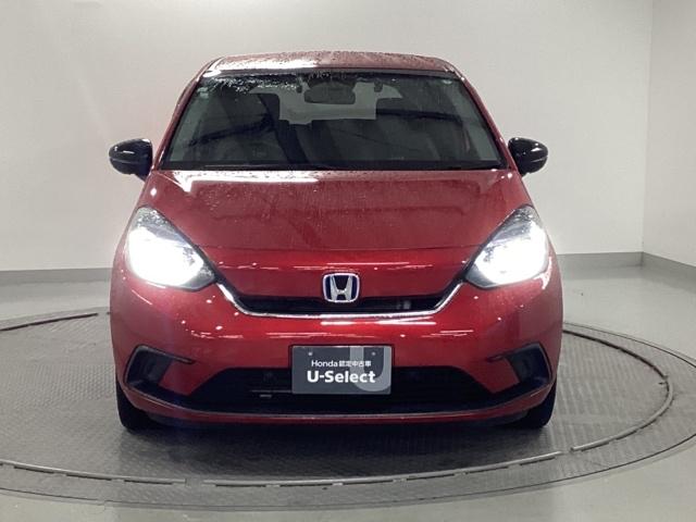 フィット e:HEVホーム20周年特別仕様車カーサ メモリーナビ ドラレコ リアカメラ DVD シートヒーター 横滑り防止装置 フルセグ LEDヘッドライト ドライブレコーダー スマキー オートクルーズコントロール サイドエアバック 記録簿 AAC(7枚目)