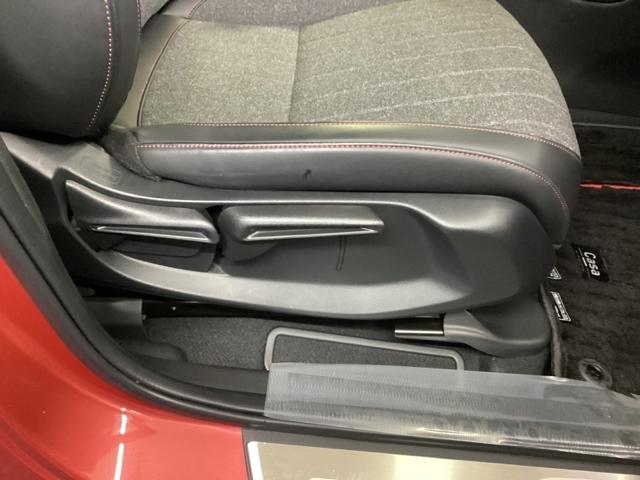 フィット e:HEVホーム20周年特別仕様車カーサ メモリーナビ ドラレコ リアカメラ DVD シートヒーター 横滑り防止装置 フルセグ LEDヘッドライト ドライブレコーダー スマキー オートクルーズコントロール サイドエアバック 記録簿 AAC(24枚目)