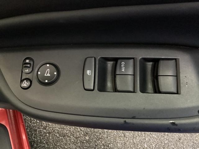 フィット e:HEVホーム20周年特別仕様車カーサ メモリーナビ ドラレコ リアカメラ DVD シートヒーター 横滑り防止装置 フルセグ LEDヘッドライト ドライブレコーダー スマキー オートクルーズコントロール サイドエアバック 記録簿 AAC(25枚目)