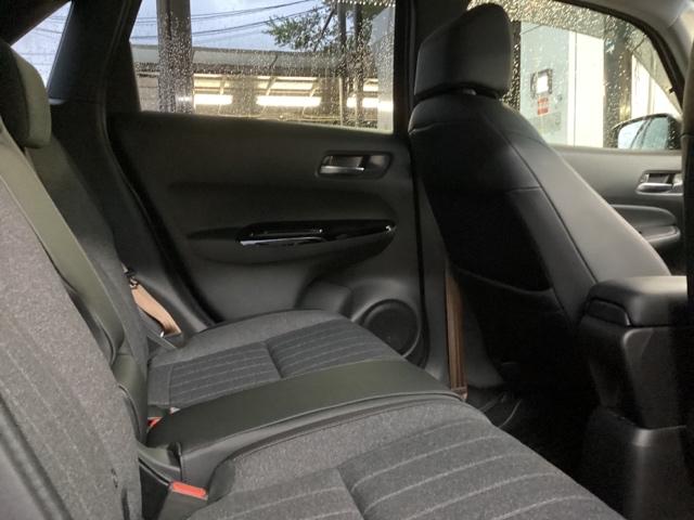 フィット e:HEVホーム20周年特別仕様車カーサ メモリーナビ ドラレコ リアカメラ DVD シートヒーター 横滑り防止装置 フルセグ LEDヘッドライト ドライブレコーダー スマキー オートクルーズコントロール サイドエアバック 記録簿 AAC(28枚目)