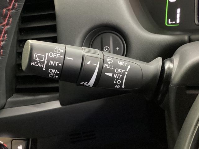 フィット e:HEVホーム20周年特別仕様車カーサ メモリーナビ ドラレコ リアカメラ DVD シートヒーター 横滑り防止装置 フルセグ LEDヘッドライト ドライブレコーダー スマキー オートクルーズコントロール サイドエアバック 記録簿 AAC(36枚目)