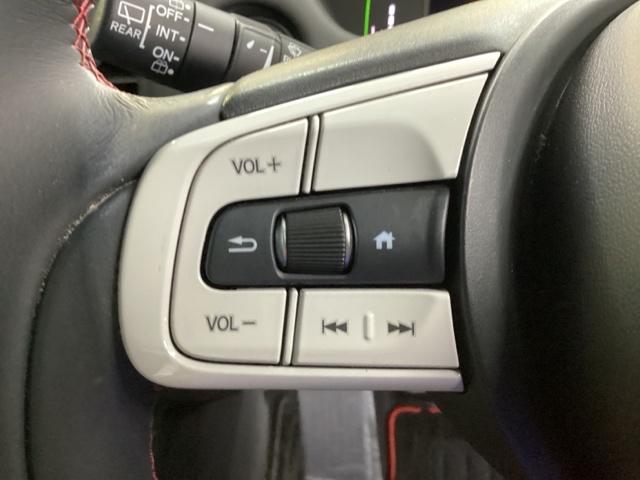 フィット e:HEVホーム20周年特別仕様車カーサ メモリーナビ ドラレコ リアカメラ DVD シートヒーター 横滑り防止装置 フルセグ LEDヘッドライト ドライブレコーダー スマキー オートクルーズコントロール サイドエアバック 記録簿 AAC(38枚目)