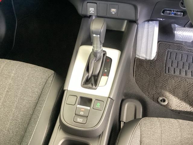 フィット e:HEVホーム 純正メモリーナビ ドラレコ リアカメラ 前後誤発進抑制機能 クリソナ 助手席エアバッグ 運転席エアバッグ アイドリングストップ LEDライト USB接続 バックカメラ ABS サイドエアバッグ 記録簿(13枚目)