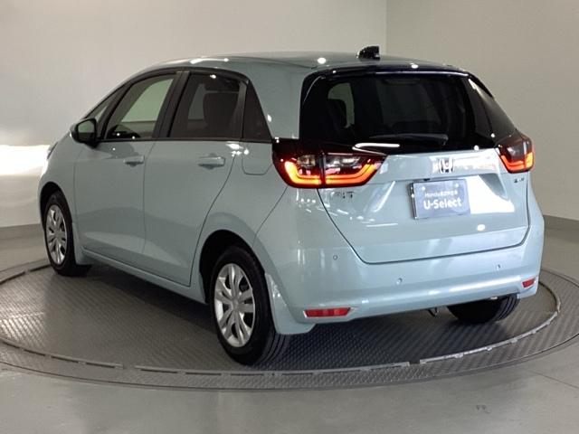 フィット e:HEVホーム 純正メモリーナビ ドラレコ リアカメラ 前後誤発進抑制機能 クリソナ 助手席エアバッグ 運転席エアバッグ アイドリングストップ LEDライト USB接続 バックカメラ ABS サイドエアバッグ 記録簿(26枚目)