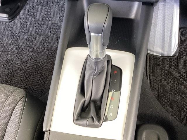 フィット e:HEVホーム 純正メモリーナビ ドラレコ リアカメラ 前後誤発進抑制機能 クリソナ 助手席エアバッグ 運転席エアバッグ アイドリングストップ LEDライト USB接続 バックカメラ ABS サイドエアバッグ 記録簿(37枚目)