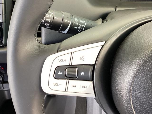 フィット e:HEVホーム 純正メモリーナビ ドラレコ リアカメラ 前後誤発進抑制機能 クリソナ 助手席エアバッグ 運転席エアバッグ アイドリングストップ LEDライト USB接続 バックカメラ ABS サイドエアバッグ 記録簿(40枚目)