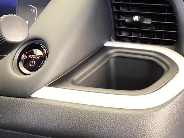 フィット e:HEVホーム 純正メモリーナビ ドラレコ リアカメラ 前後誤発進抑制機能 クリソナ 助手席エアバッグ 運転席エアバッグ アイドリングストップ LEDライト USB接続 バックカメラ ABS サイドエアバッグ 記録簿(43枚目)