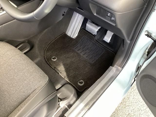 フィット e:HEVホーム 純正メモリーナビ ドラレコ リアカメラ 前後誤発進抑制機能 クリソナ 助手席エアバッグ 運転席エアバッグ アイドリングストップ LEDライト USB接続 バックカメラ ABS サイドエアバッグ 記録簿(53枚目)