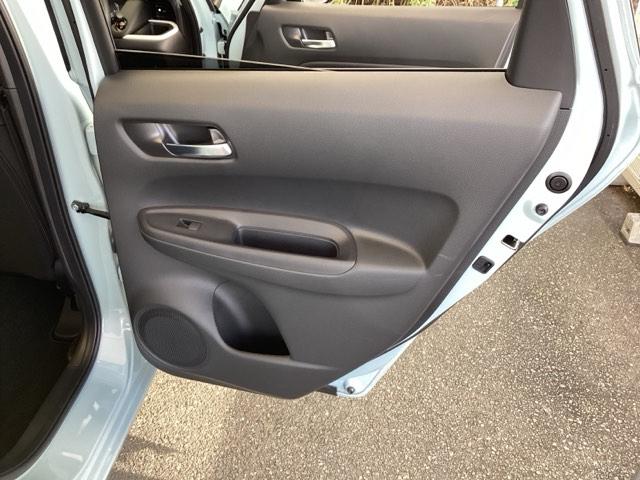 フィット e:HEVホーム 純正メモリーナビ ドラレコ リアカメラ 前後誤発進抑制機能 クリソナ 助手席エアバッグ 運転席エアバッグ アイドリングストップ LEDライト USB接続 バックカメラ ABS サイドエアバッグ 記録簿(62枚目)