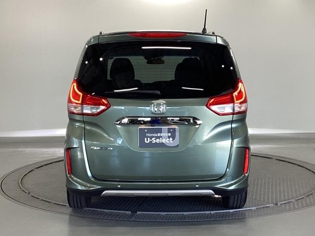 フリード クロスター・ホンダセンシング メモリーナビ ドラレコ ETC 両PSD USBポート 地デジ エアバック Iストップ VSA リヤカメラ 3列シート 整備記録簿 DVD再生 ウォークスルー イモビライザー キーフリー パワステ(10枚目)