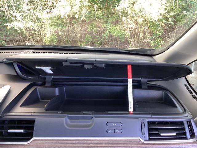 フリード クロスター・ホンダセンシング メモリーナビ ドラレコ ETC 両PSD USBポート 地デジ エアバック Iストップ VSA リヤカメラ 3列シート 整備記録簿 DVD再生 ウォークスルー イモビライザー キーフリー パワステ(34枚目)