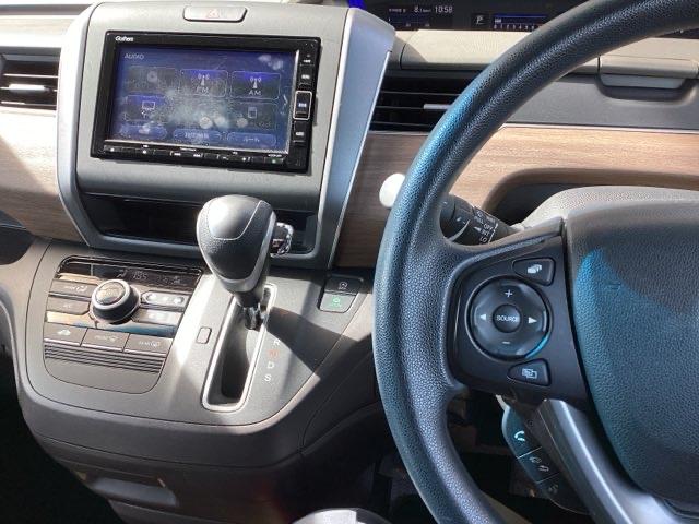 フリード＋ Ｇ・ホンダセンシング　純正ナビ　フルセグ　リアカメラ　プリクラッシュ　Ｂモニター　両側オートスライドドア　パワーウインド　スマートキー　両席エアバック　ＰＳ　アイドリングＳ　盗難警報装置　クルコン　横滑り防止機能　ＤＶＤ（2枚目）