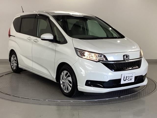 フリード＋ Ｇ・ホンダセンシング　純正ナビ　フルセグ　リアカメラ　プリクラッシュ　Ｂモニター　両側オートスライドドア　パワーウインド　スマートキー　両席エアバック　ＰＳ　アイドリングＳ　盗難警報装置　クルコン　横滑り防止機能　ＤＶＤ（7枚目）