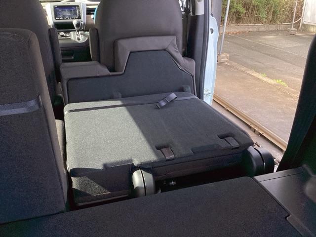 フリード＋ Ｇ・ホンダセンシング　純正ナビ　フルセグ　リアカメラ　プリクラッシュ　Ｂモニター　両側オートスライドドア　パワーウインド　スマートキー　両席エアバック　ＰＳ　アイドリングＳ　盗難警報装置　クルコン　横滑り防止機能　ＤＶＤ（22枚目）