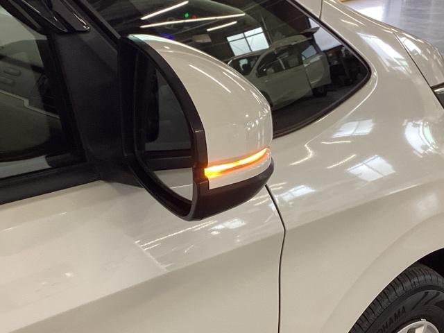 フリード＋ Ｇ・ホンダセンシング　純正ナビ　フルセグ　リアカメラ　プリクラッシュ　Ｂモニター　両側オートスライドドア　パワーウインド　スマートキー　両席エアバック　ＰＳ　アイドリングＳ　盗難警報装置　クルコン　横滑り防止機能　ＤＶＤ（31枚目）