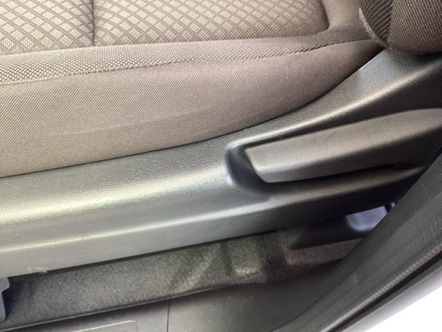 フリード＋ Ｇ・ホンダセンシング　純正ナビ　フルセグ　リアカメラ　プリクラッシュ　Ｂモニター　両側オートスライドドア　パワーウインド　スマートキー　両席エアバック　ＰＳ　アイドリングＳ　盗難警報装置　クルコン　横滑り防止機能　ＤＶＤ（41枚目）