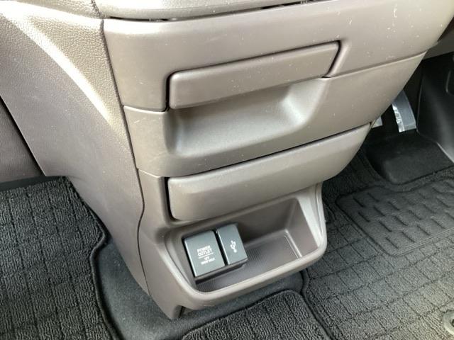 フリード＋ Ｇ・ホンダセンシング　純正ナビ　フルセグ　リアカメラ　プリクラッシュ　Ｂモニター　両側オートスライドドア　パワーウインド　スマートキー　両席エアバック　ＰＳ　アイドリングＳ　盗難警報装置　クルコン　横滑り防止機能　ＤＶＤ（44枚目）