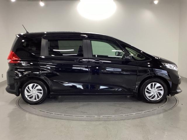 フリード＋ Ｇ　純正ナビ　フルセグ　リアカメラ　衝突被害軽減システム　ウォークスルー　シ－トヒ－タ－　盗難防止装置　アイドリングストップ　両側パワースライドドア　ＬＥＤヘッド　Ｒカメ　ＥＳＣ　エアバック　ＥＴＣ車載器（32枚目）