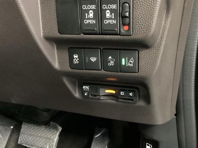 フリードハイブリッド ハイブリッド・Gホンダセンシング 純正ナビ フルセグ リアカメラ 軽減ブレーキ キーフリーシステム DVD再生可能 サイドカーテンエアバック ECON 後カメラ Aクルーズ LEDヘッドランプ シートH 横滑防止 ドライブレコーダ(17枚目)