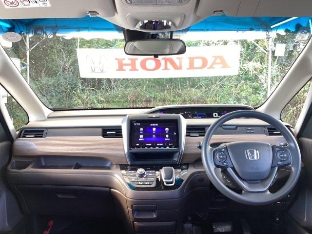 フリードハイブリッド ハイブリッド・Gホンダセンシング メモリーナビ ドラレコ ETC リアカメラ 軽減ブレーキ キーフリーシステム DVD再生可能 ECON 禁煙 後カメラ Aクルーズ 地デジフルセグTV LEDヘッドランプ シートH 横滑防止 USB(2枚目)