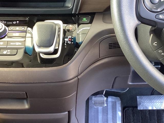 フリードハイブリッド ハイブリッド・Gホンダセンシング メモリーナビ ドラレコ ETC リアカメラ 軽減ブレーキ キーフリーシステム DVD再生可能 ECON 禁煙 後カメラ Aクルーズ 地デジフルセグTV LEDヘッドランプ シートH 横滑防止 USB(16枚目)