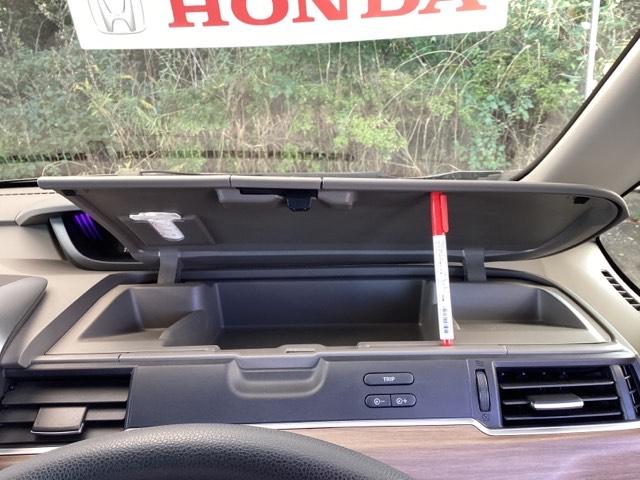 フリードハイブリッド ハイブリッド・Gホンダセンシング メモリーナビ ドラレコ ETC リアカメラ 軽減ブレーキ キーフリーシステム DVD再生可能 ECON 禁煙 後カメラ Aクルーズ 地デジフルセグTV LEDヘッドランプ シートH 横滑防止 USB(35枚目)