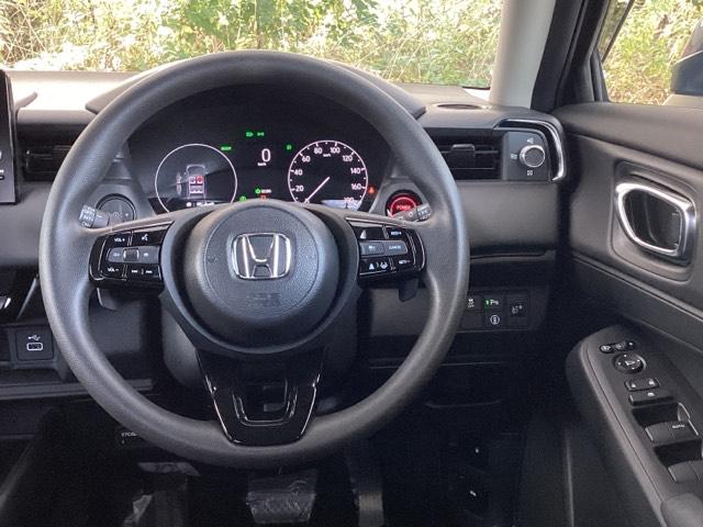 ヴェゼル ｅ：ＨＥＶＸ　メモリーナビ　ドラレコ　ＥＴＣ　リアカメラ　前後障害物センサー　ＡＡＣ　イモビライザー　スマ－トキ－　誤発進抑制　ＰＷ　クルコン　ＥＳＣ　キーフリー　ＬＥＤヘッドランプ　ナビＴＶ　ＡＢＳ　アイドリング（3枚目）