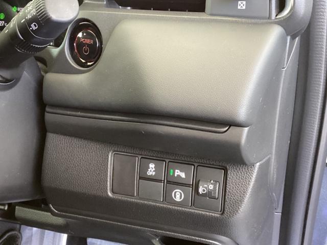 ヴェゼル ｅ：ＨＥＶＸ　メモリーナビ　ドラレコ　ＥＴＣ　リアカメラ　前後障害物センサー　ＡＡＣ　イモビライザー　スマ－トキ－　誤発進抑制　ＰＷ　クルコン　ＥＳＣ　キーフリー　ＬＥＤヘッドランプ　ナビＴＶ　ＡＢＳ　アイドリング（17枚目）