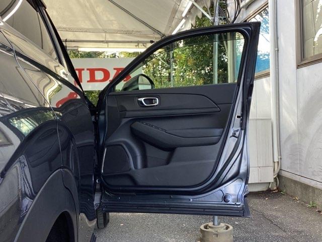 ヴェゼル ｅ：ＨＥＶＸ　メモリーナビ　ドラレコ　ＥＴＣ　リアカメラ　前後障害物センサー　ＡＡＣ　イモビライザー　スマ－トキ－　誤発進抑制　ＰＷ　クルコン　ＥＳＣ　キーフリー　ＬＥＤヘッドランプ　ナビＴＶ　ＡＢＳ　アイドリング（26枚目）