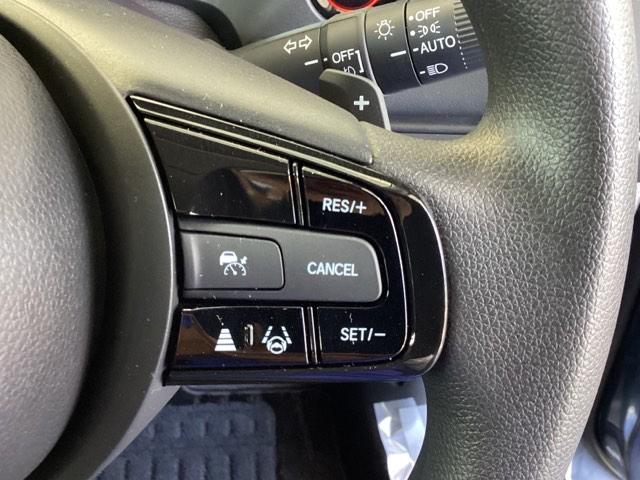 ヴェゼル ｅ：ＨＥＶＸ　メモリーナビ　ドラレコ　ＥＴＣ　リアカメラ　前後障害物センサー　ＡＡＣ　イモビライザー　スマ－トキ－　誤発進抑制　ＰＷ　クルコン　ＥＳＣ　キーフリー　ＬＥＤヘッドランプ　ナビＴＶ　ＡＢＳ　アイドリング（36枚目）