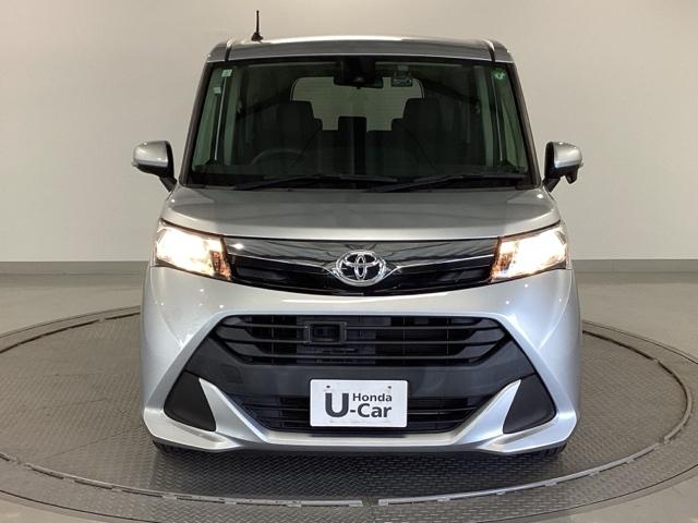 ハロゲンヘッドライトは暖かみのある色で優しく、明るく照射します。